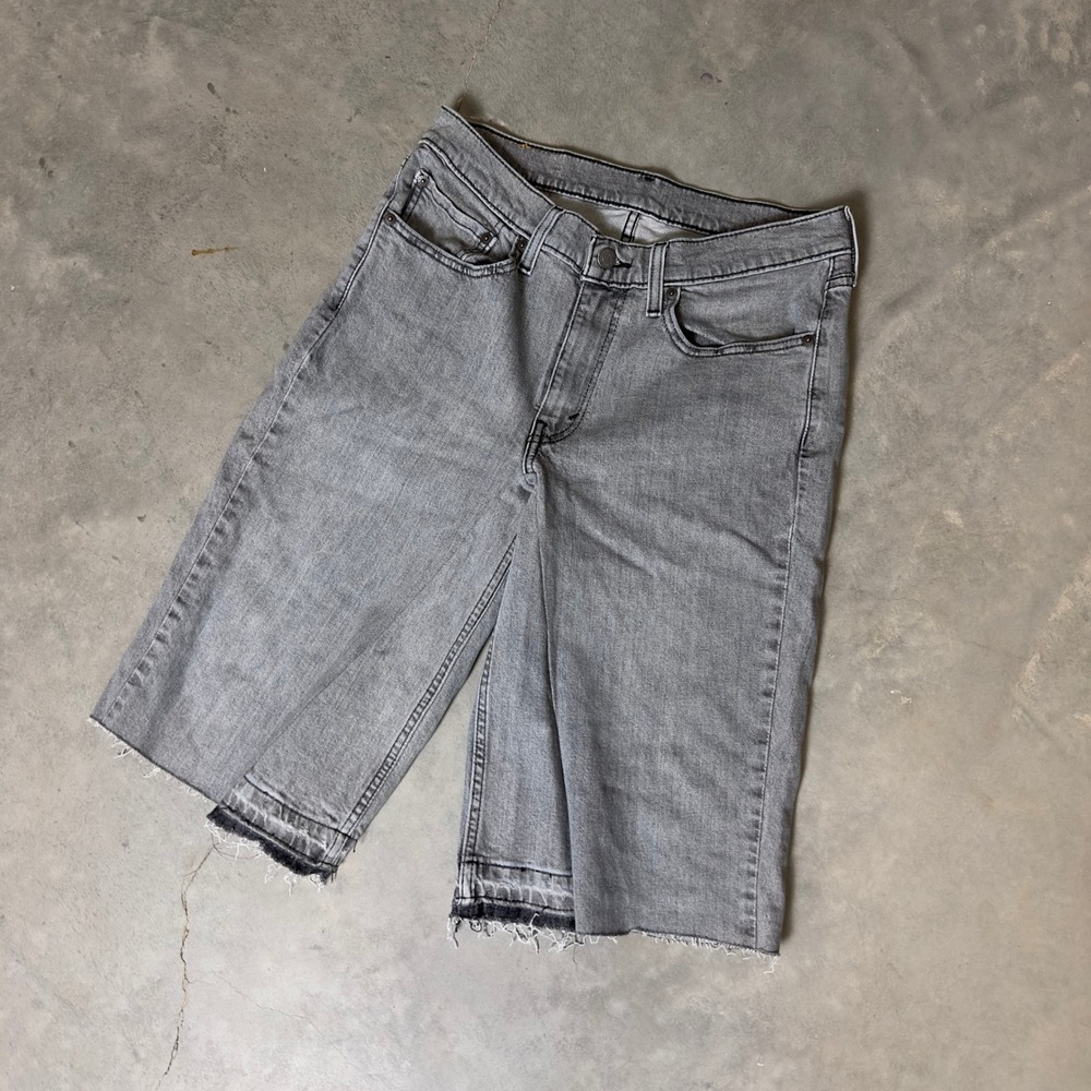 Baggy Y2K Style Levi's 514 Denim Shorts Mens 31 Grey Raw Hem Skater Streetwear